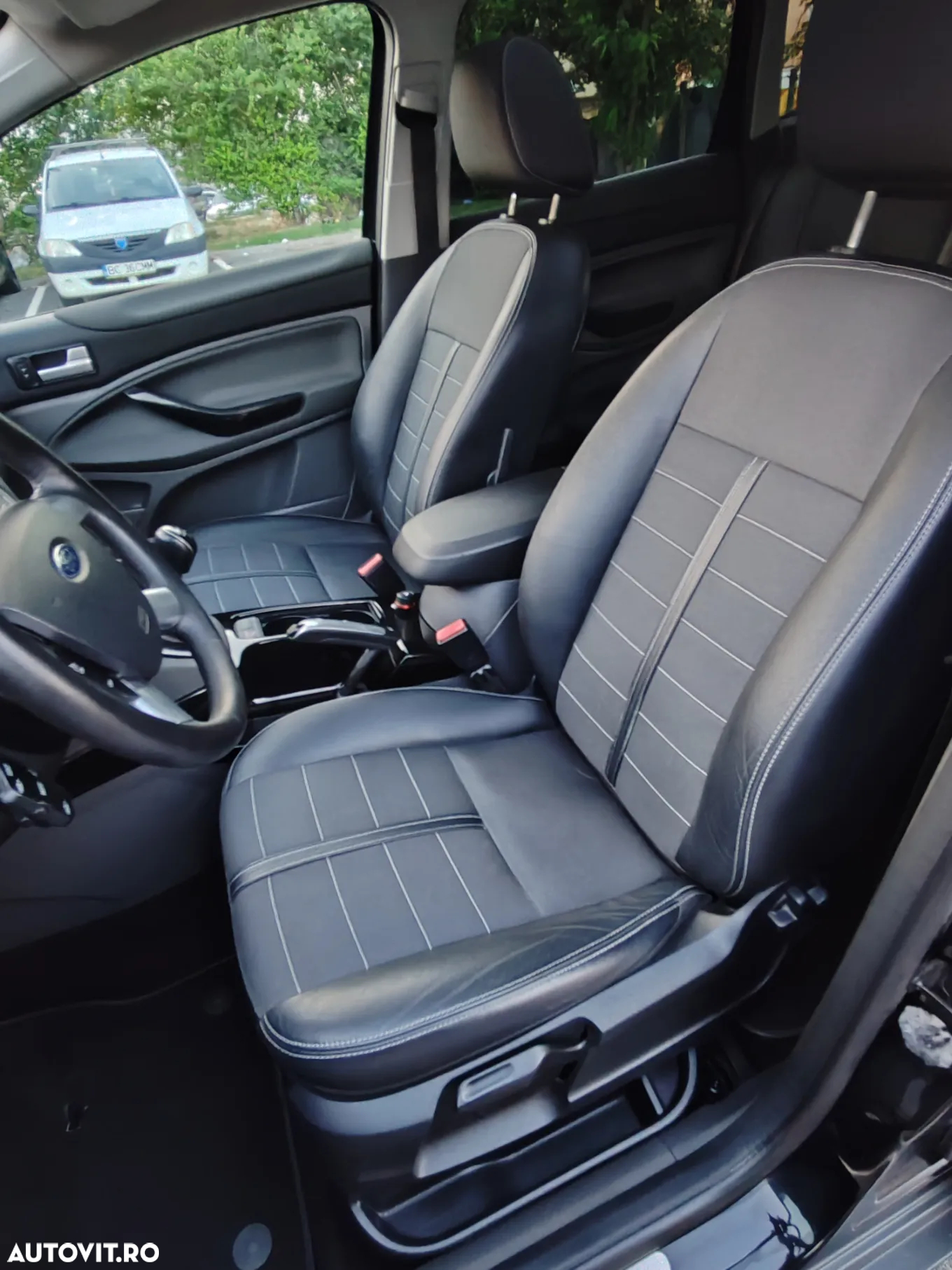 Ford Kuga 2.0 TDCi 4x4 Titanium - 20