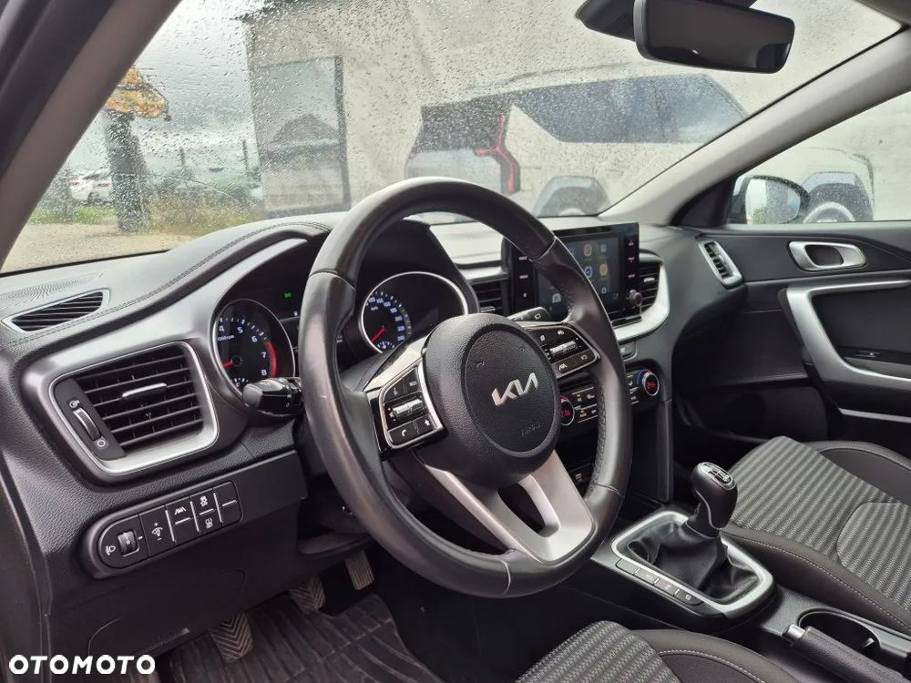 Kia Ceed 1.5 T-GDI M - 11