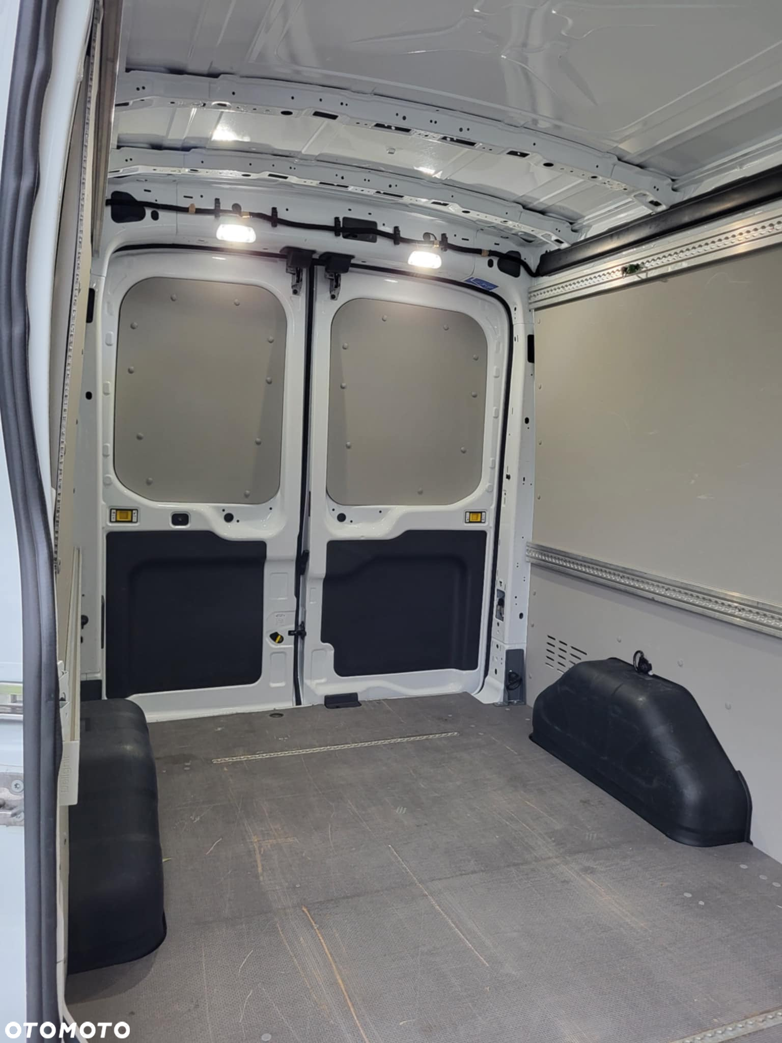 Ford Transit - 18