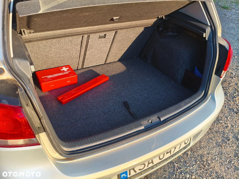 Volkswagen Golf - 6