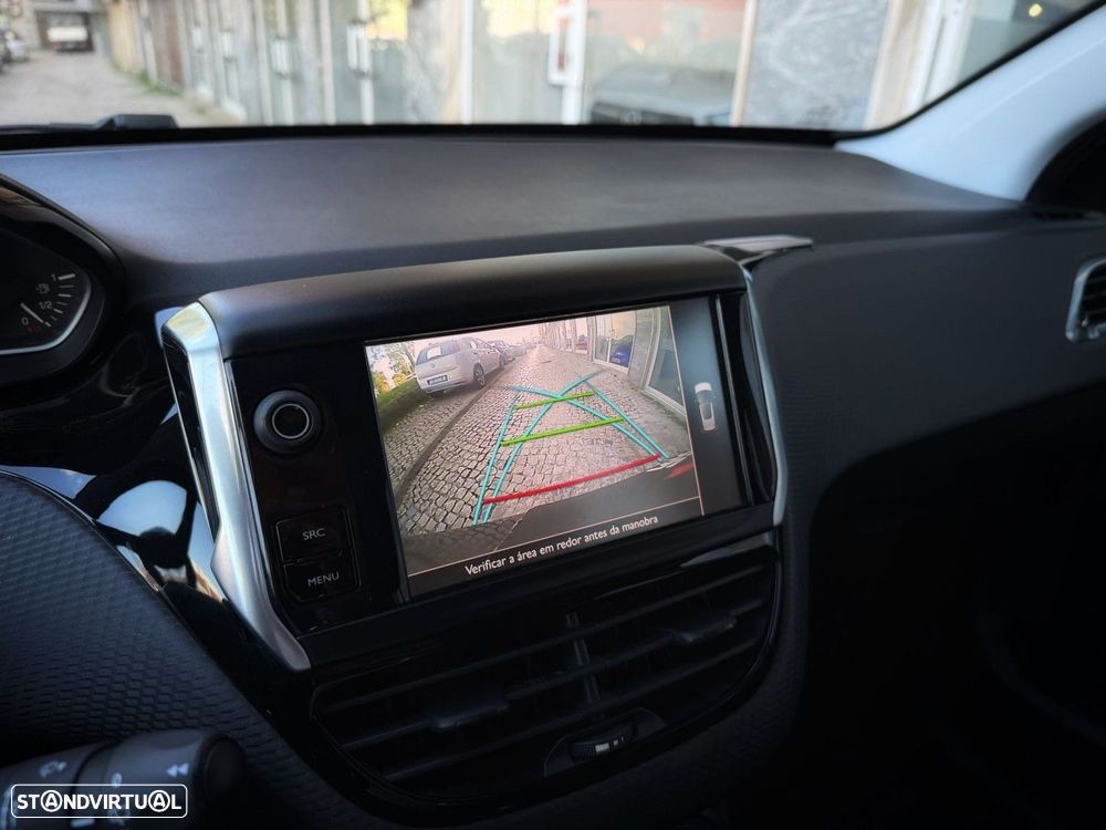 Peugeot 2008 1.2 PureTech Style - 17