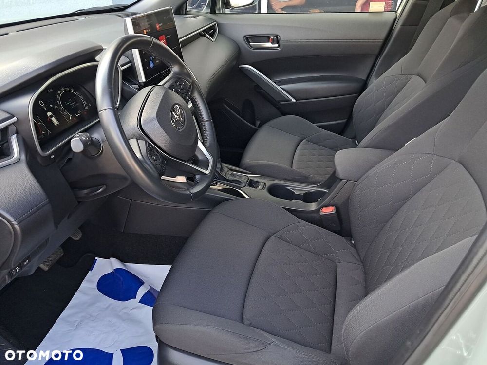 Toyota Corolla Cross - 14