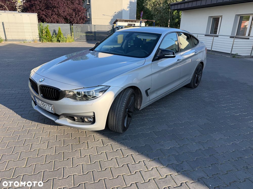BMW Seria 3 320i - 5