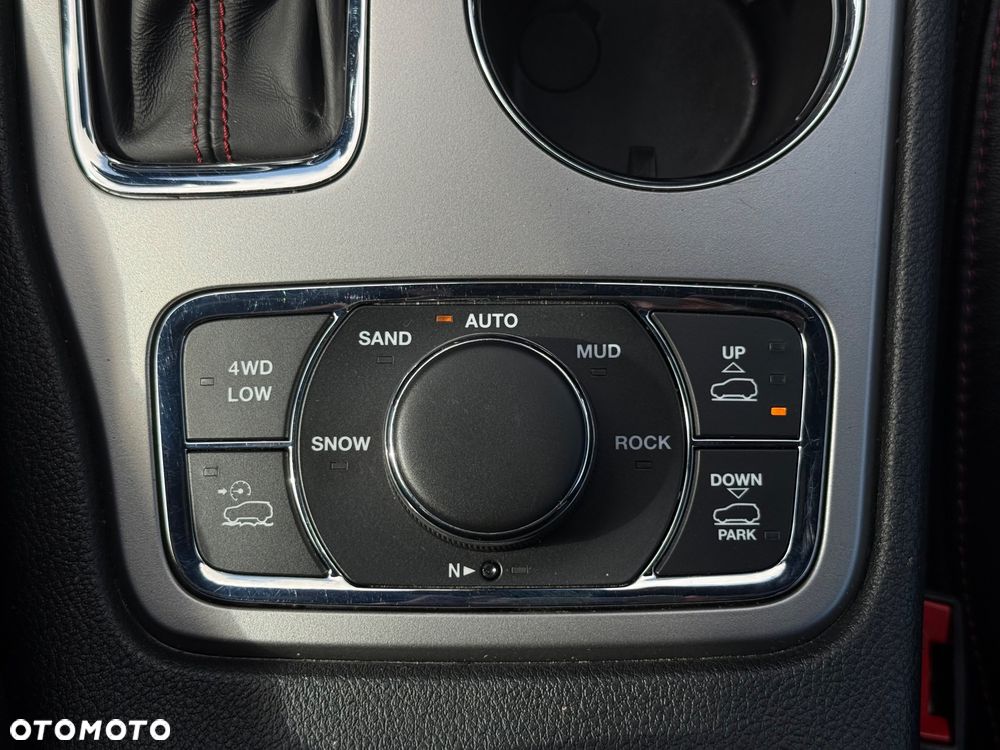 Jeep Grand Cherokee 5.7 V8 HEMI 4WD Automatik S - 25