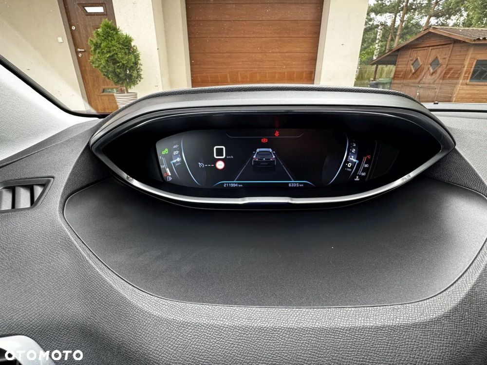 Peugeot 5008 1.6 BlueHDI Allure S&S - 18