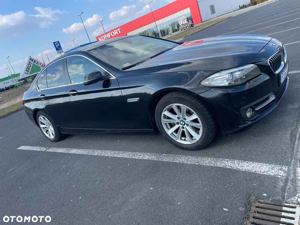 BMW Seria 5 528i - 2
