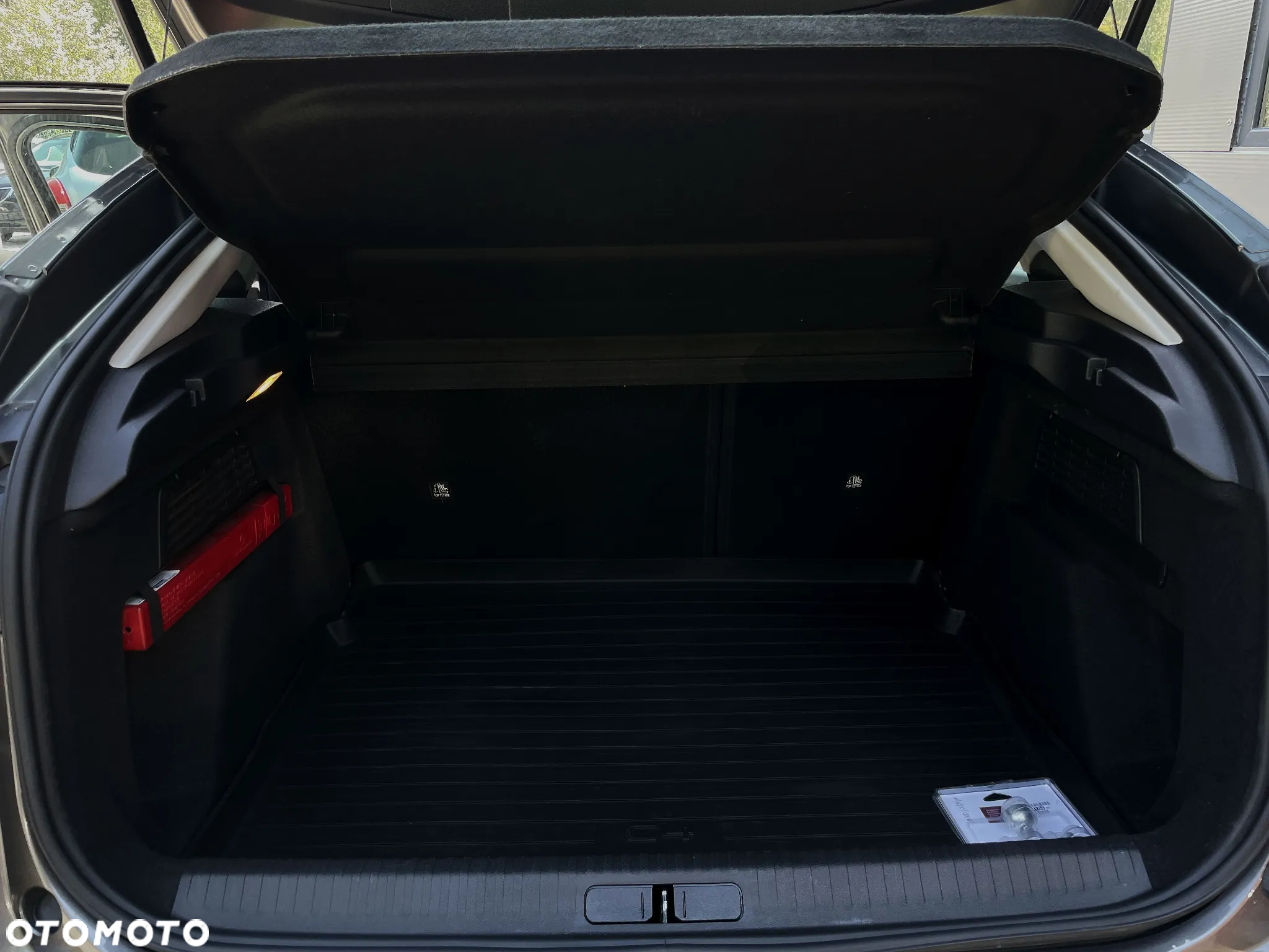 Citroën C4 PureTech 130 Stop&Start EAT8 SHINE - 37