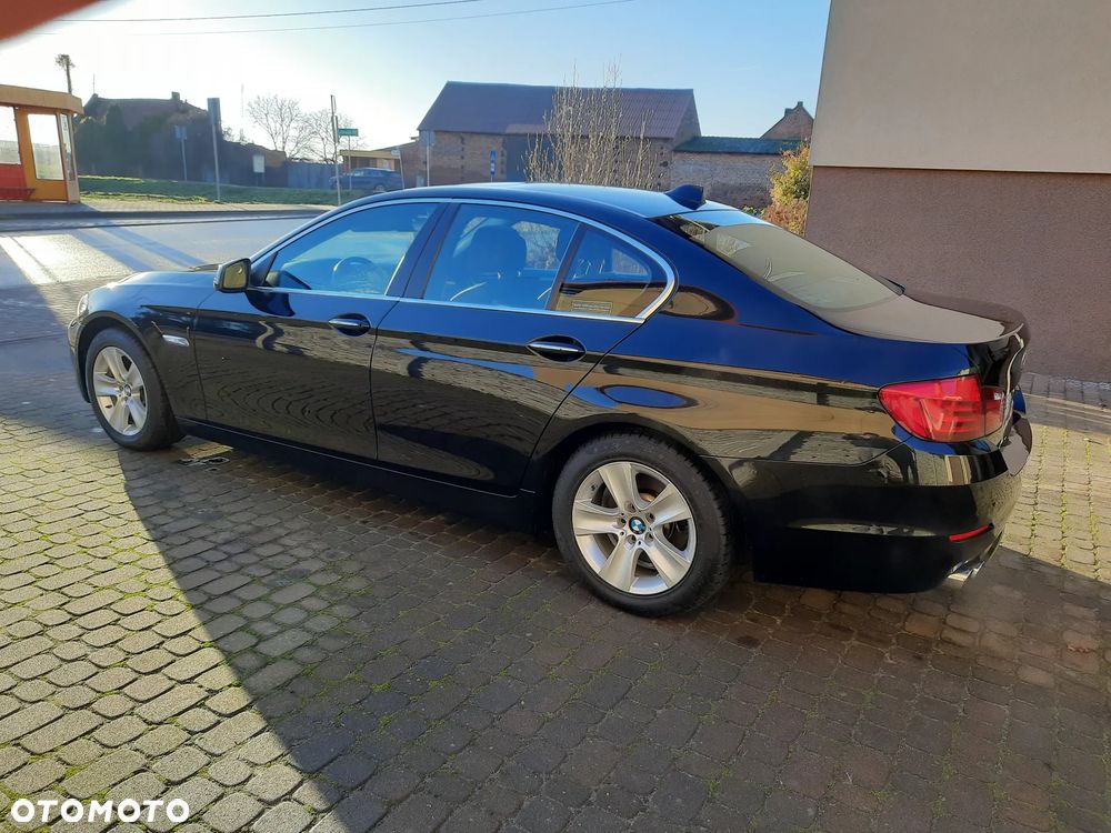 BMW Seria 5 528i - 14