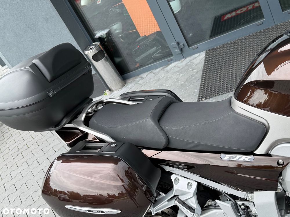 Yamaha FJR - 10