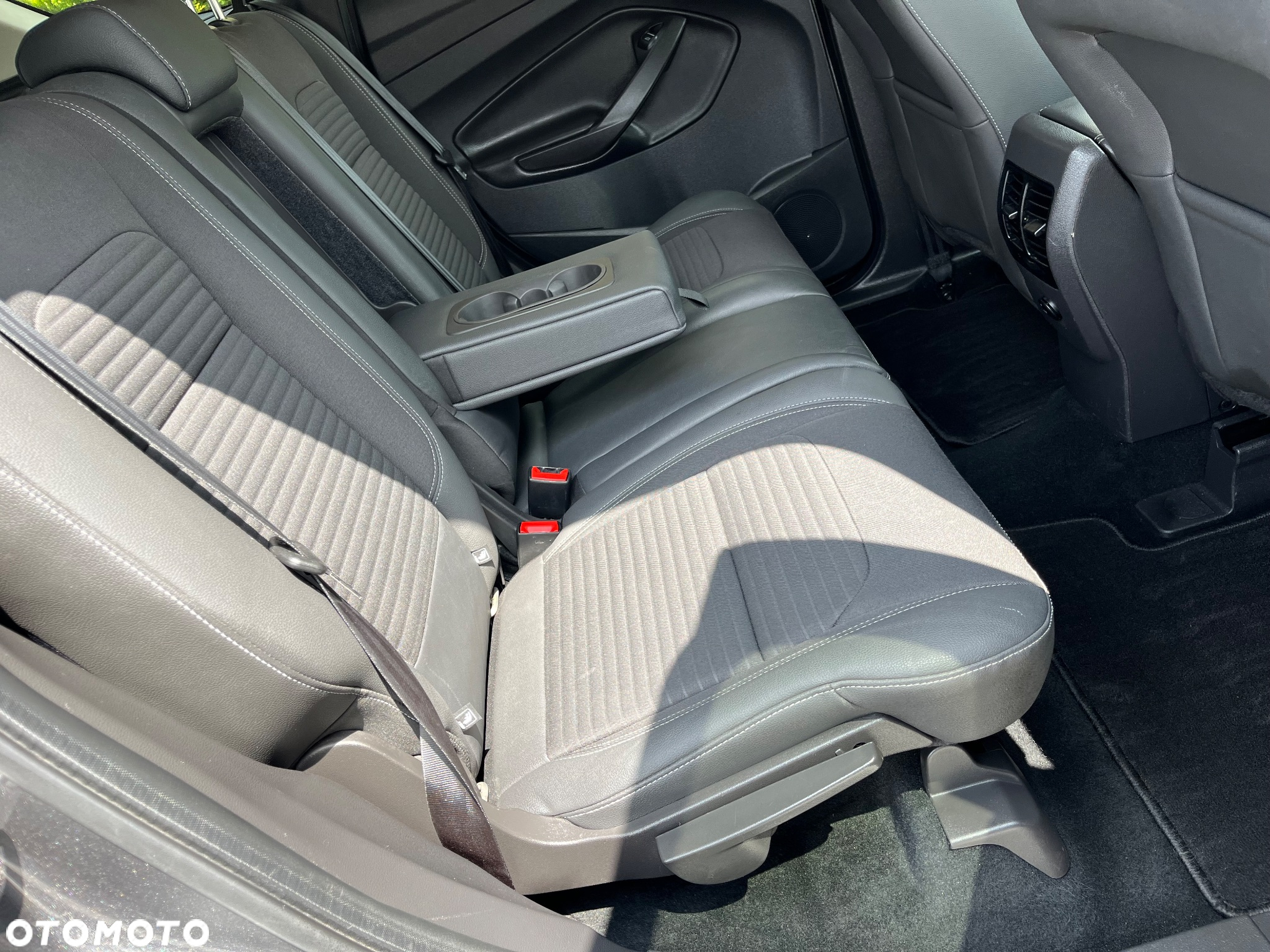 Ford Kuga 2.0 TDCi 2x4 Titanium - 8