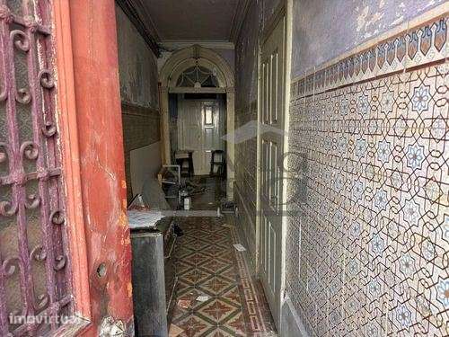 Predio para reabilitar na rua D.João IV no Porto - Grande imagem: 3/9