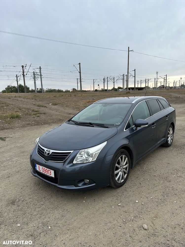 Toyota Avensis 2.2 D-4D Combi Executive - 1