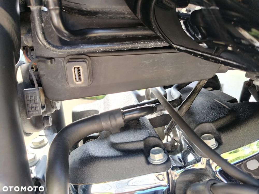 Harley-Davidson Softail Fat Bob - 23