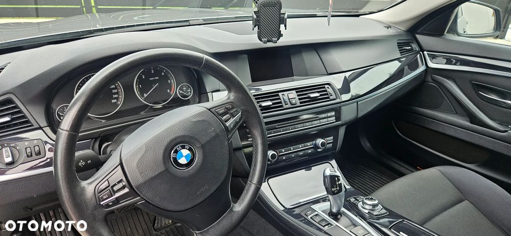 BMW Seria 5 520d xDrive Luxury Line - 22