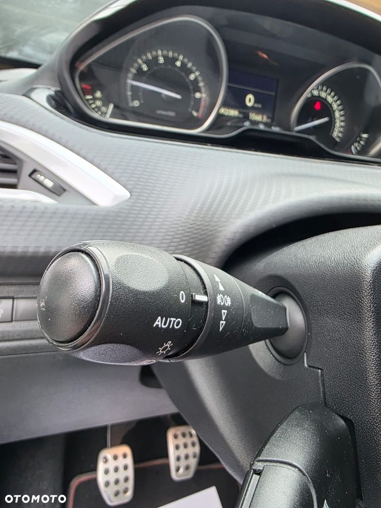 Peugeot 2008 PureTech 130 Stop&Start GT-Line Edition - 24