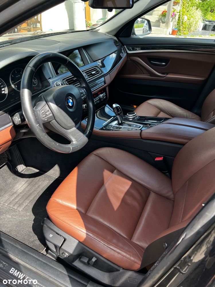 BMW Seria 5 530d xDrive - 9