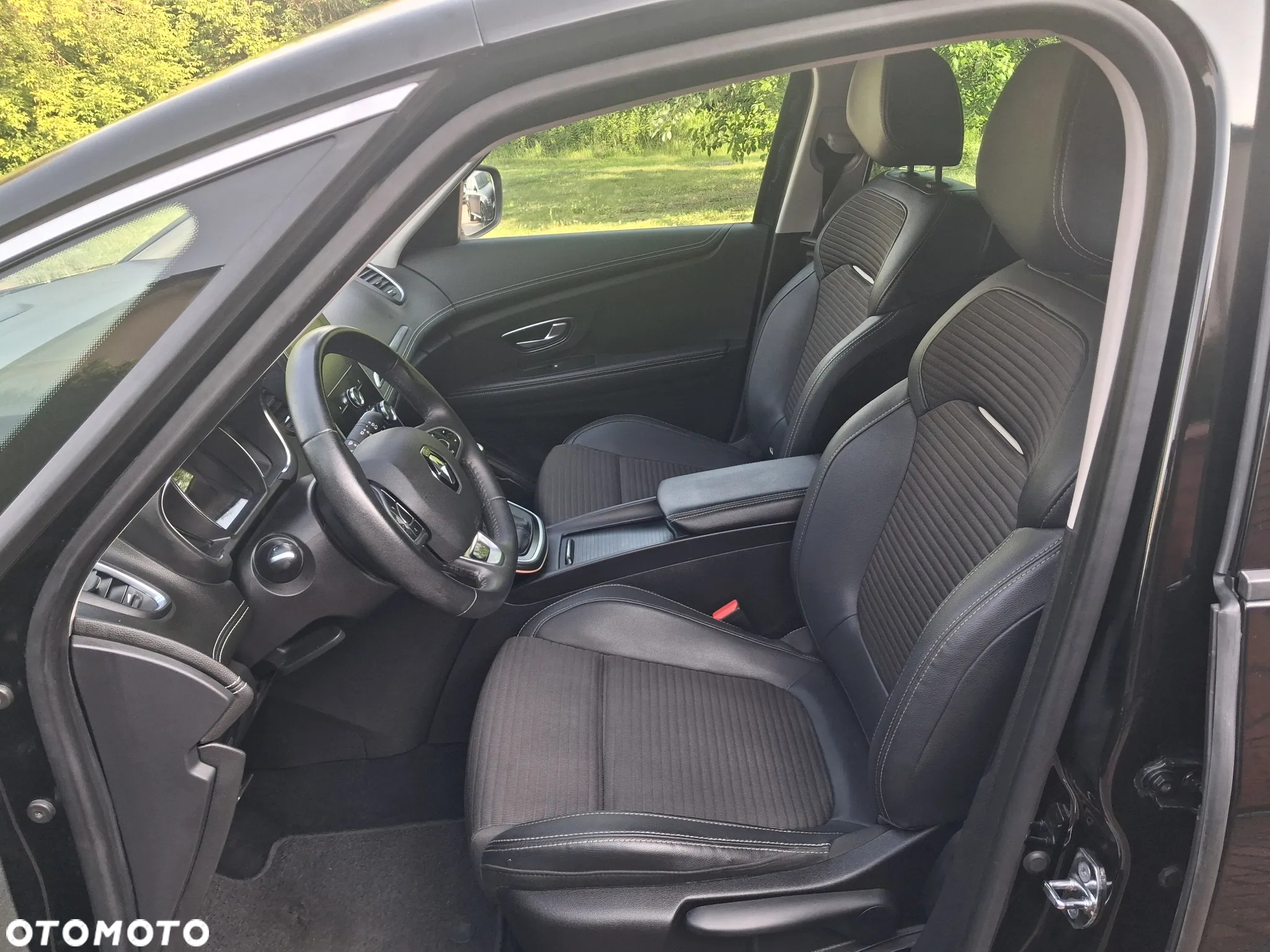 Renault Scenic BLUE dCi 120 BUSINESS EDITION - 11