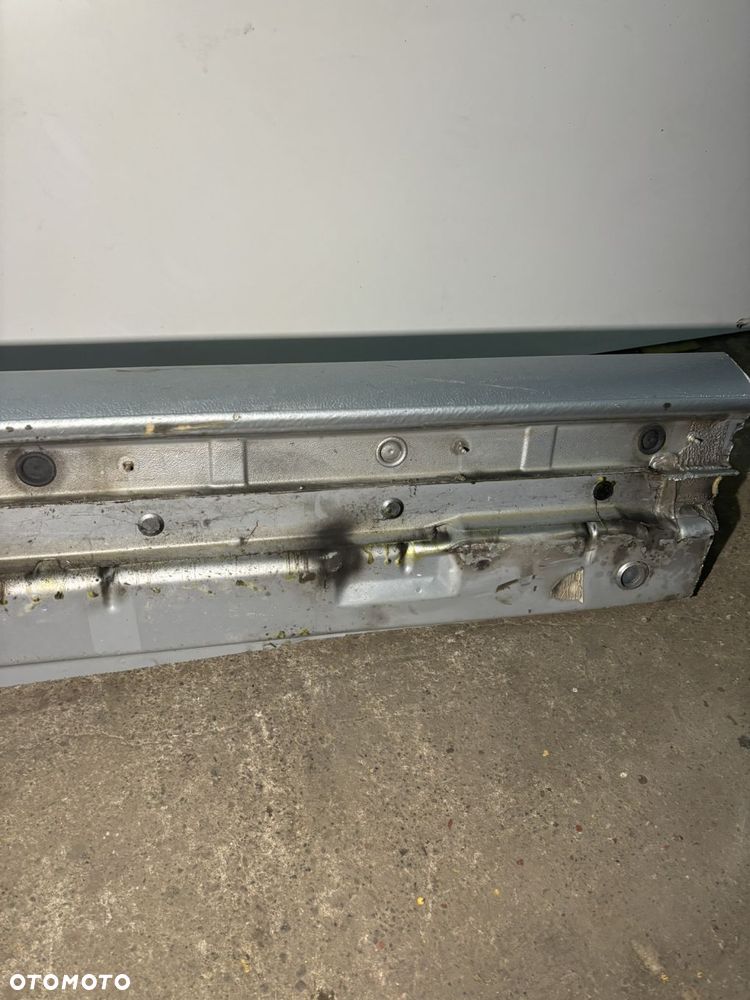 Próg prawy/lewy sedan/kombi 04-11 Audi A6 C6 - 4