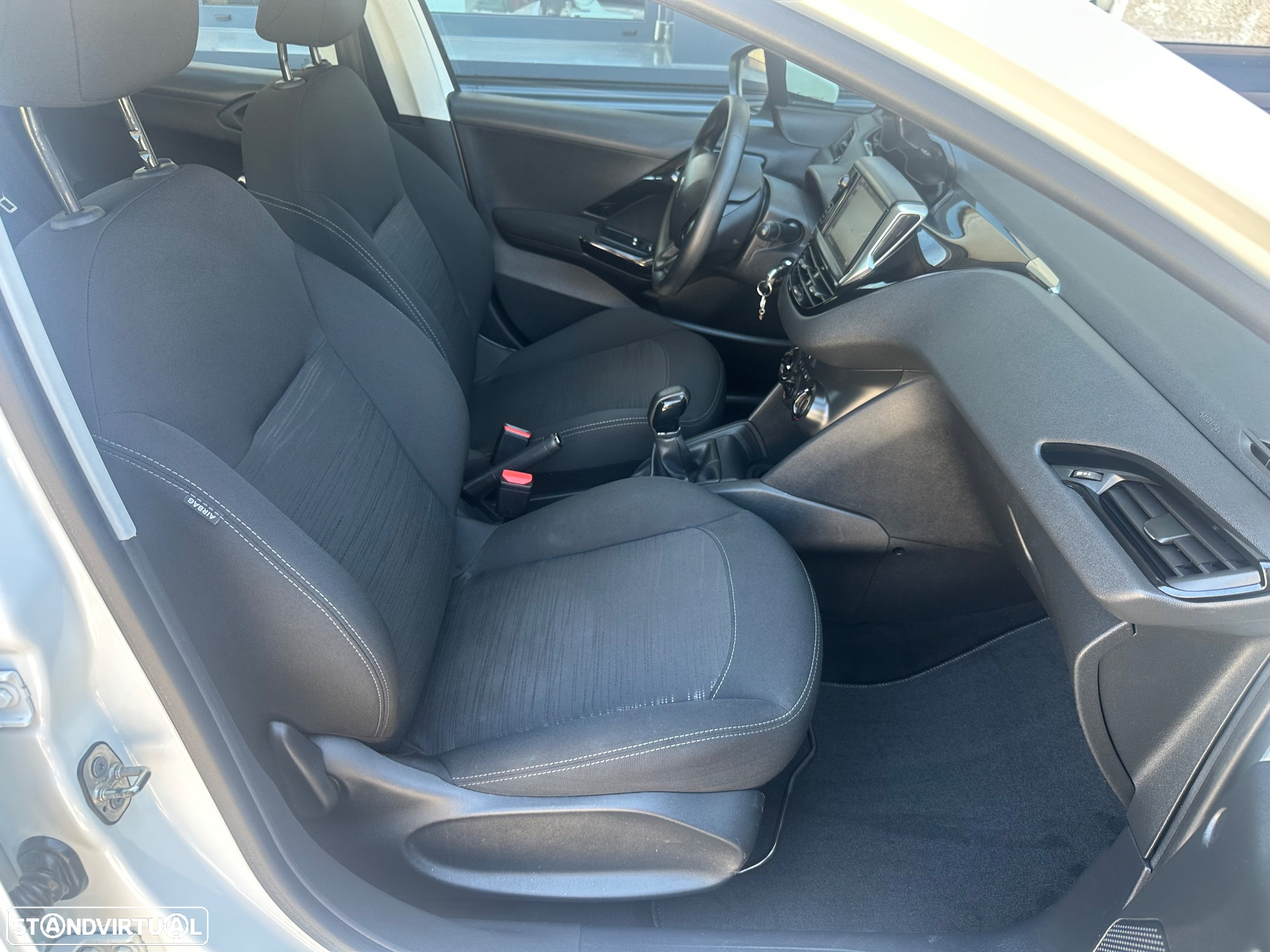 Peugeot 208 1.6 BlueHDi Style - 8