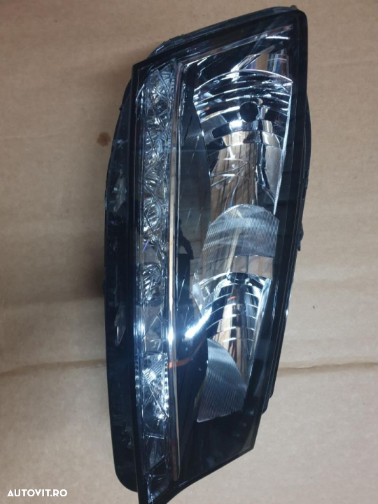 Far Dreapta skoda Fabia 3 halogen