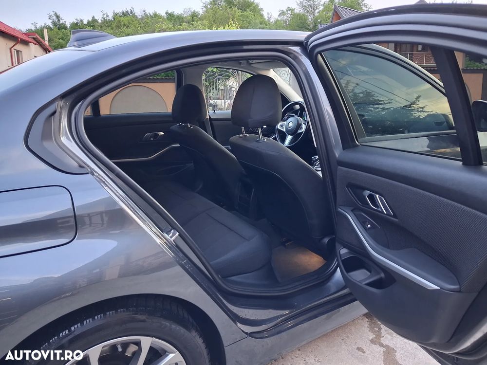 BMW Seria 3 320d Aut. - 9