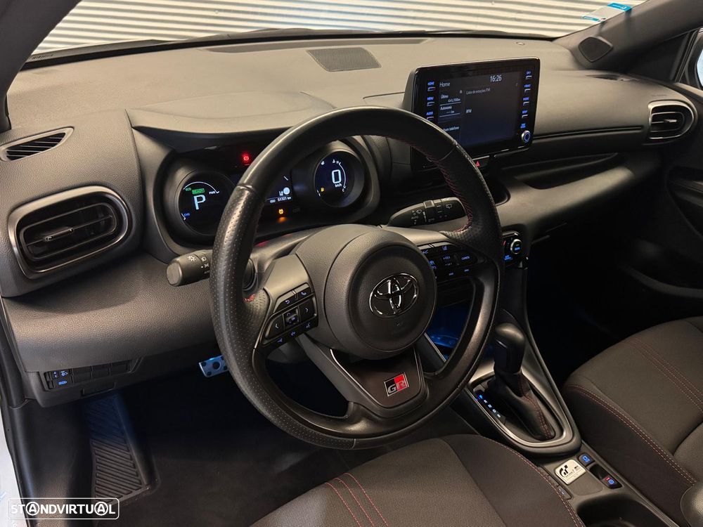 Toyota Yaris 1.5 HDF GR Sport - 17