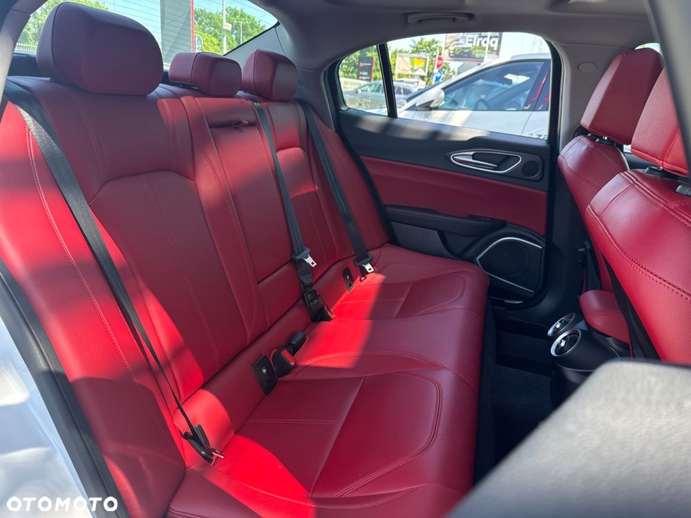 Alfa Romeo Giulia 2.0 Turbo TI Q4 - 27
