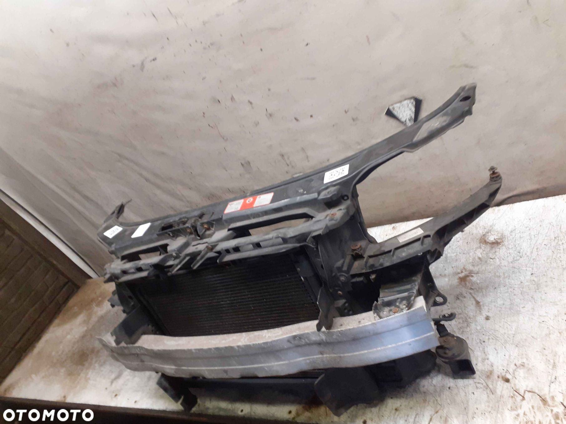 / PAS PRZEDNI AUDI A3 8P 1.9 TDI BELKA OKULAR CHŁODNICA WODY WENTYLATOR OBUDOWA ZAMEK KOMPLET - 3