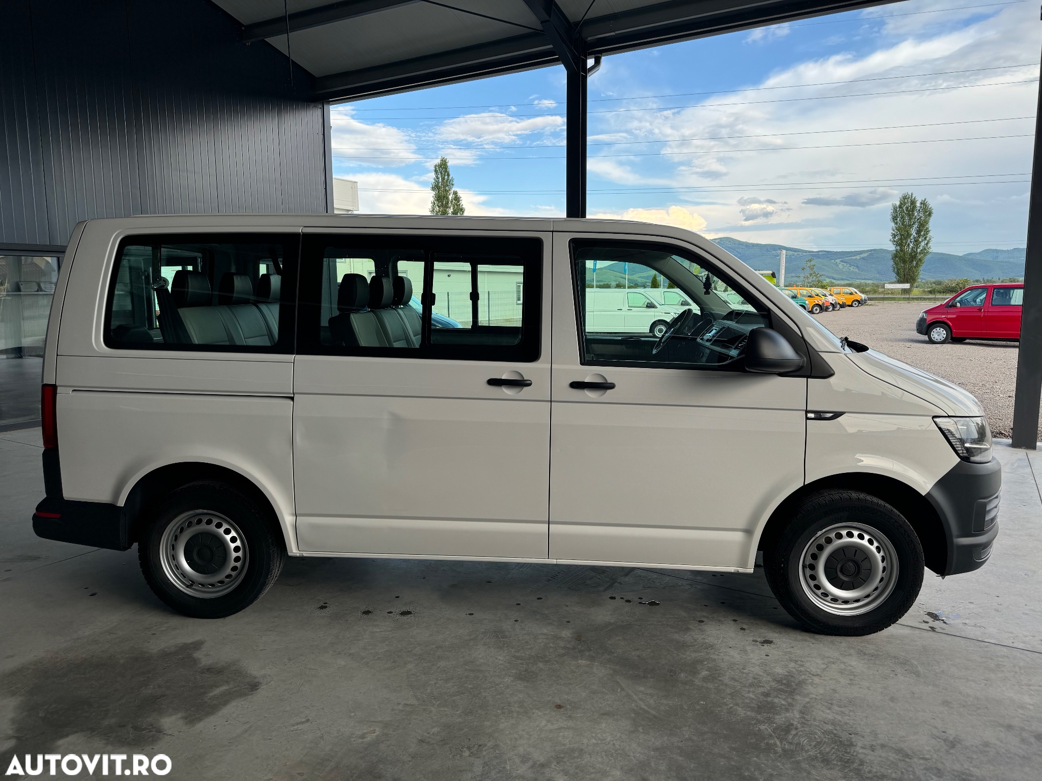 Volkswagen Transporter Kombi T6 2.0 TDI 75 kW KR - 13