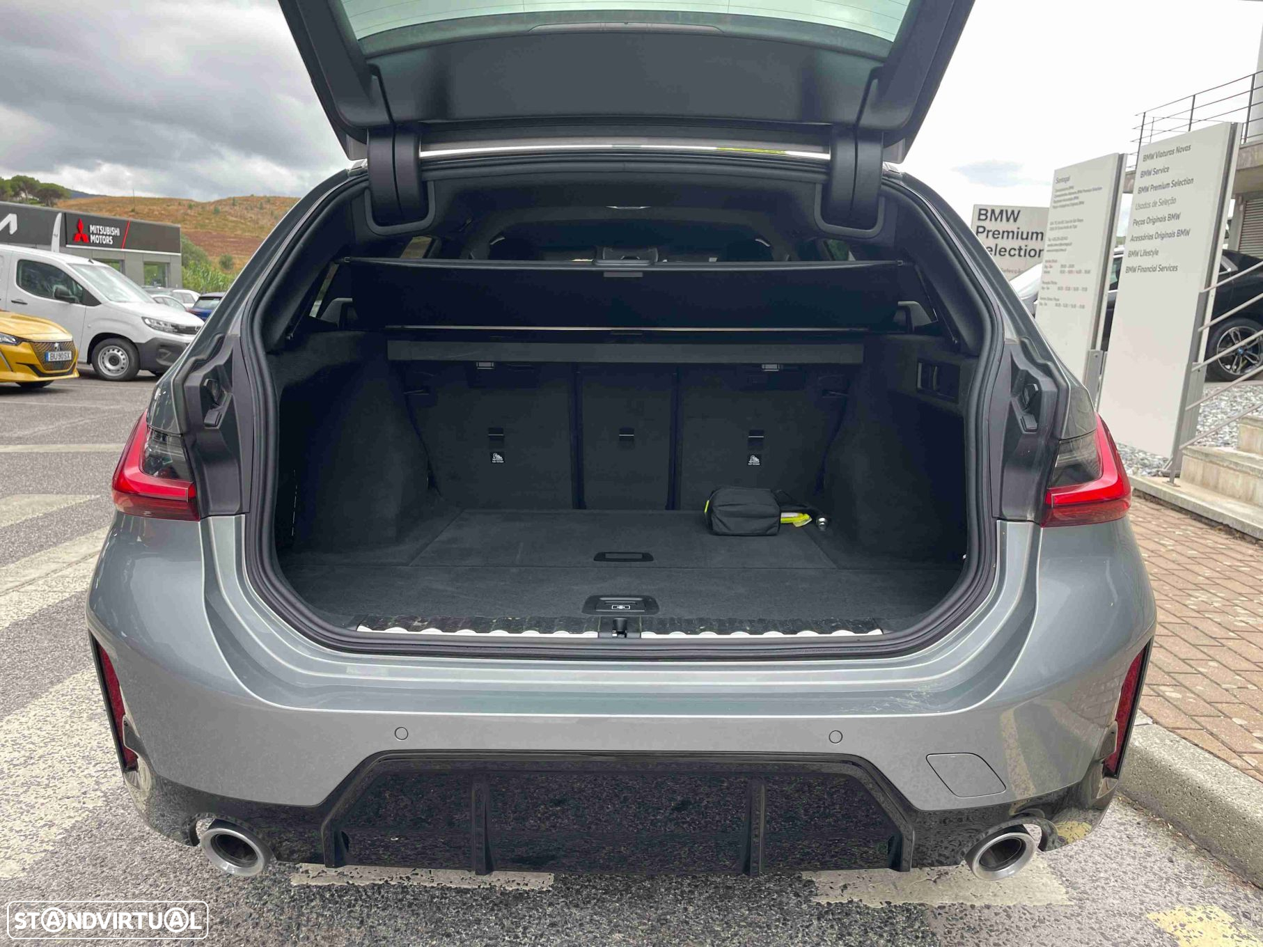 BMW 320 d Touring Pack Desportivo M Auto - 11