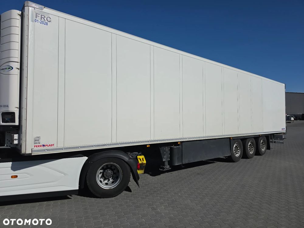 Schmitz Cargobull SKO 24/L - 5