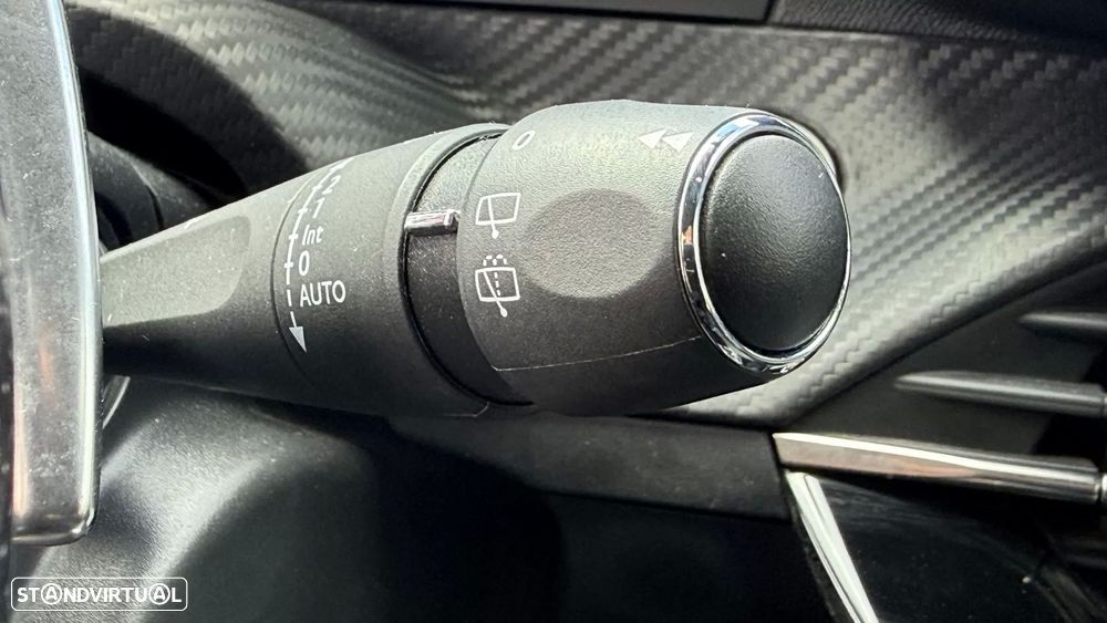 Peugeot 2008 PureTech 130 EAT8 GT - 40