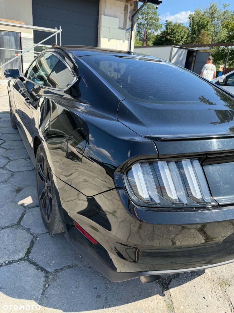 Ford Mustang - 8
