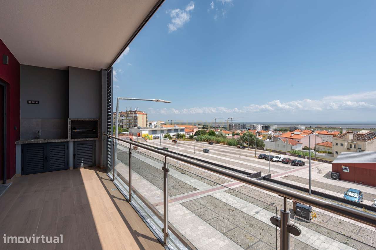 T3 com vista rio, box para 4 carros | Póvoa de Santa Iria - Grande imagem: 3/34