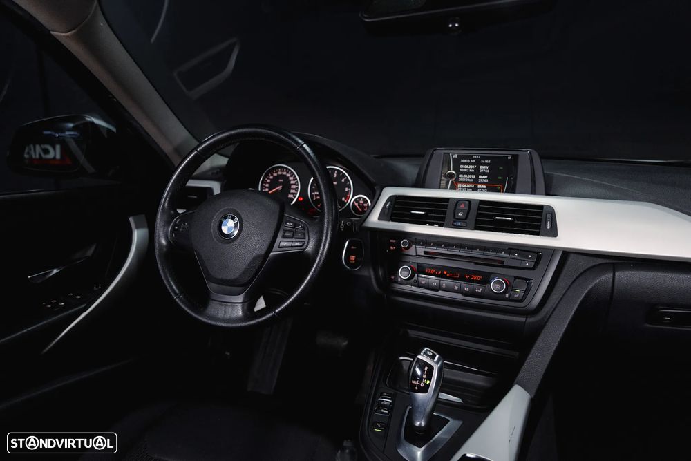 BMW 320 d Auto Exclusive - 26