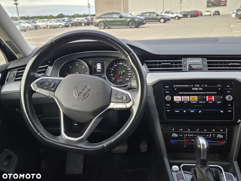 Volkswagen Passat - 12