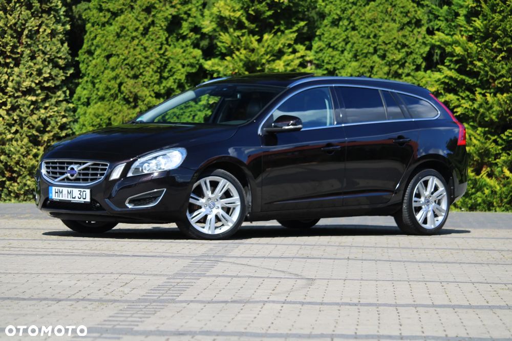 Volvo V60 D5 Summum - 2