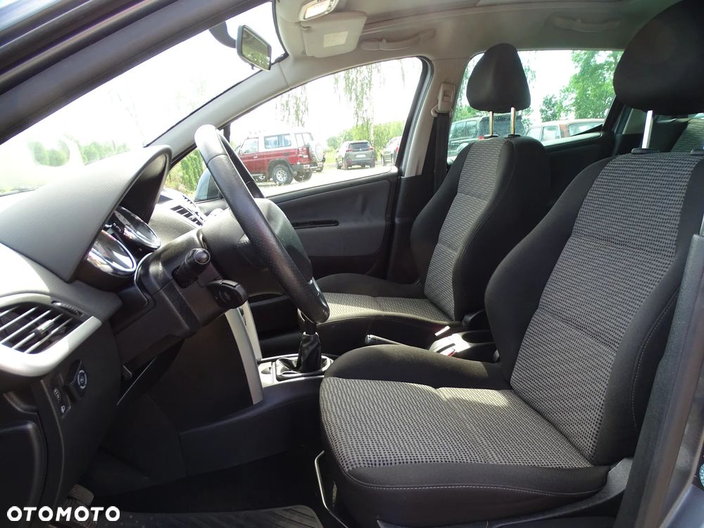 Peugeot 207 - 11