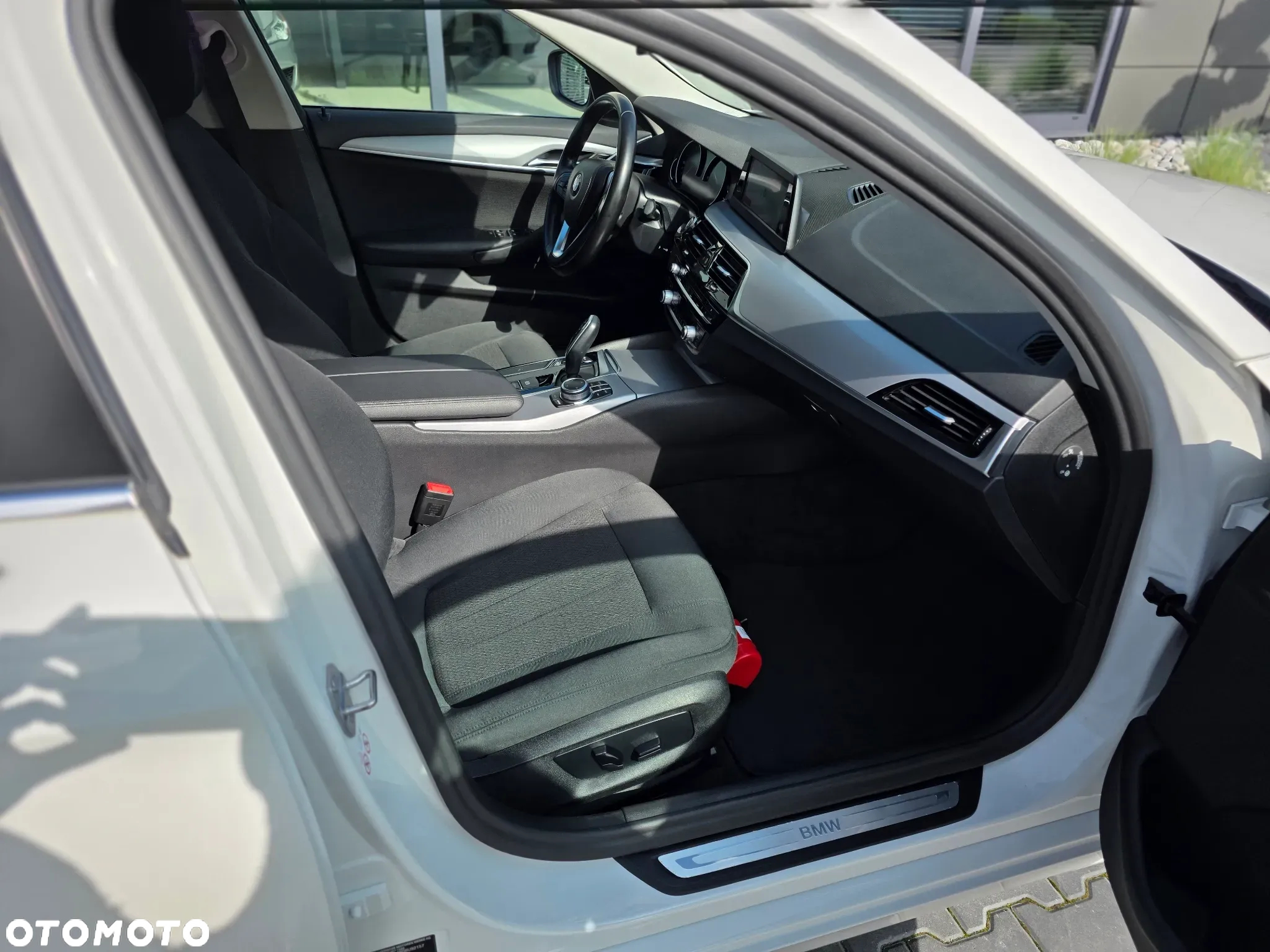 BMW Seria 5 520i - 31