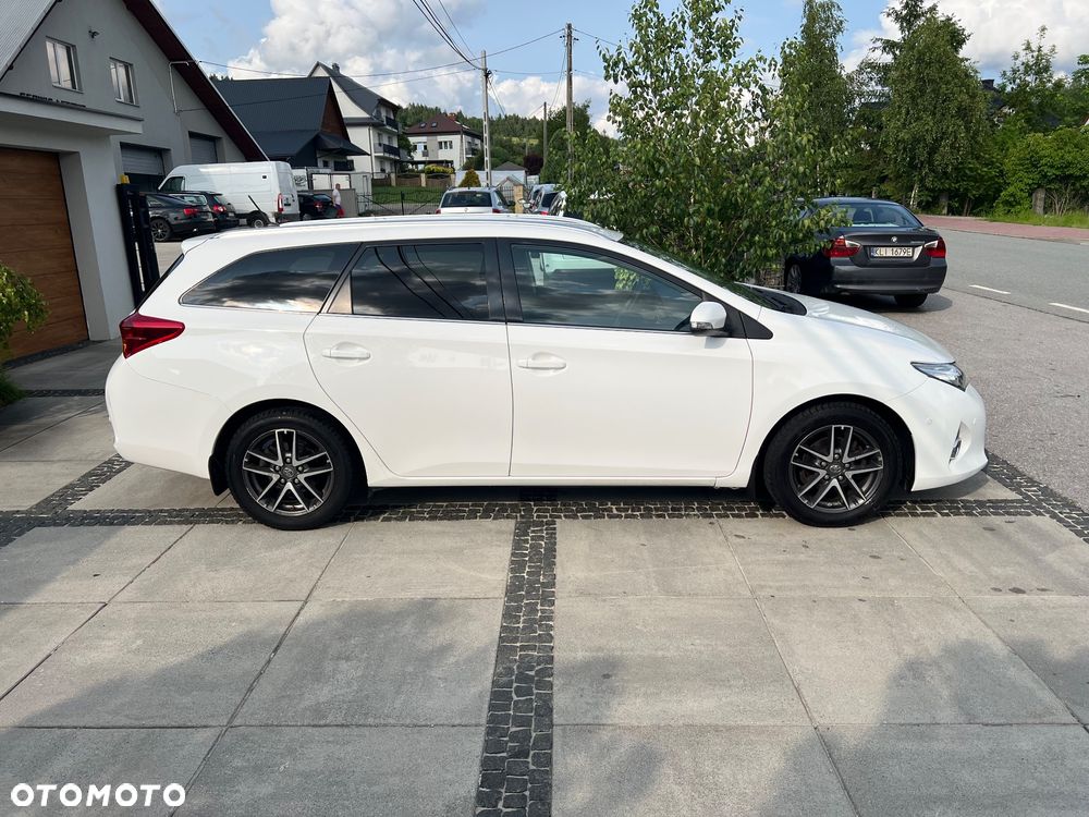 Toyota Auris 1.6 Dynamic - 4