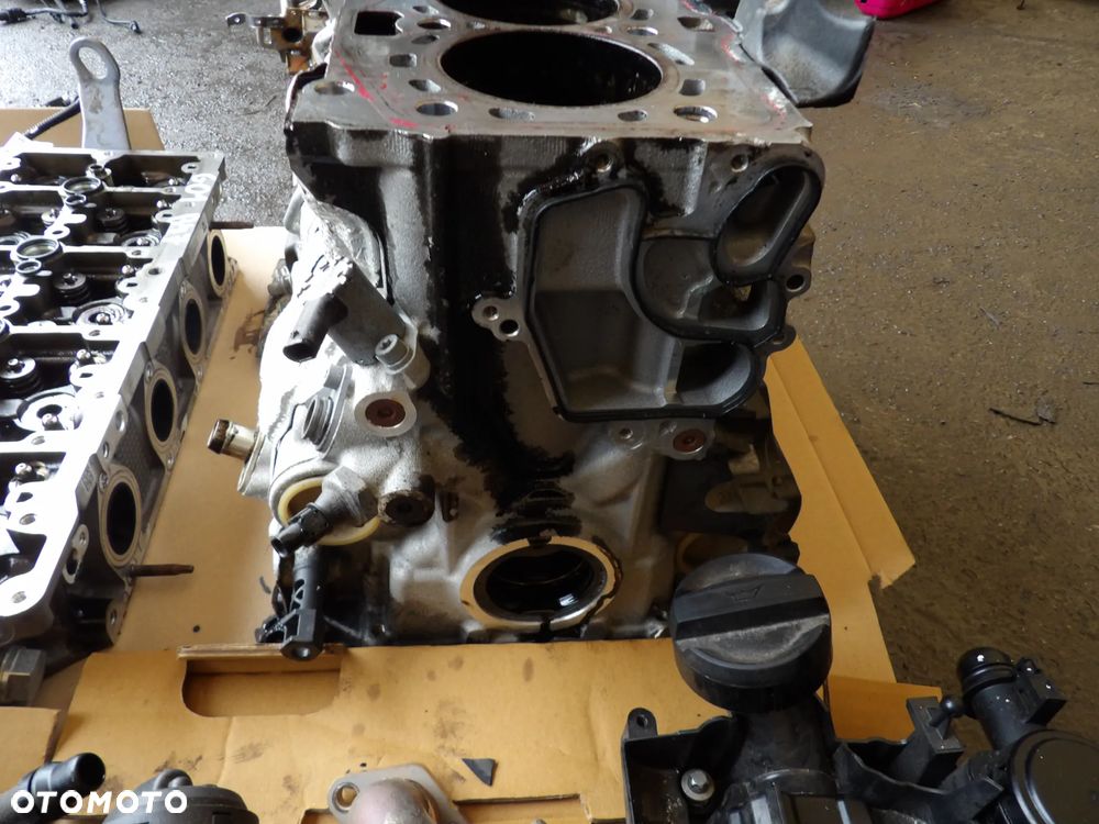 BMW - G01 - B47 D20B - BLOK SILNIKA - 4