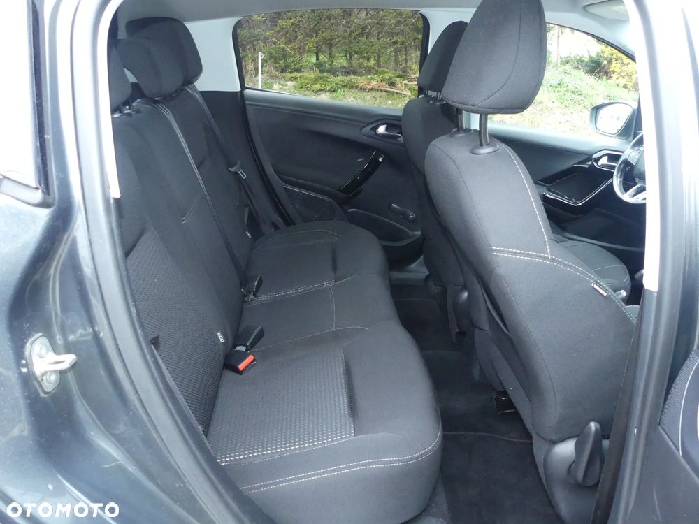 Peugeot 208 1.2 PureTech GPF Signature S&S EAT6 - 21