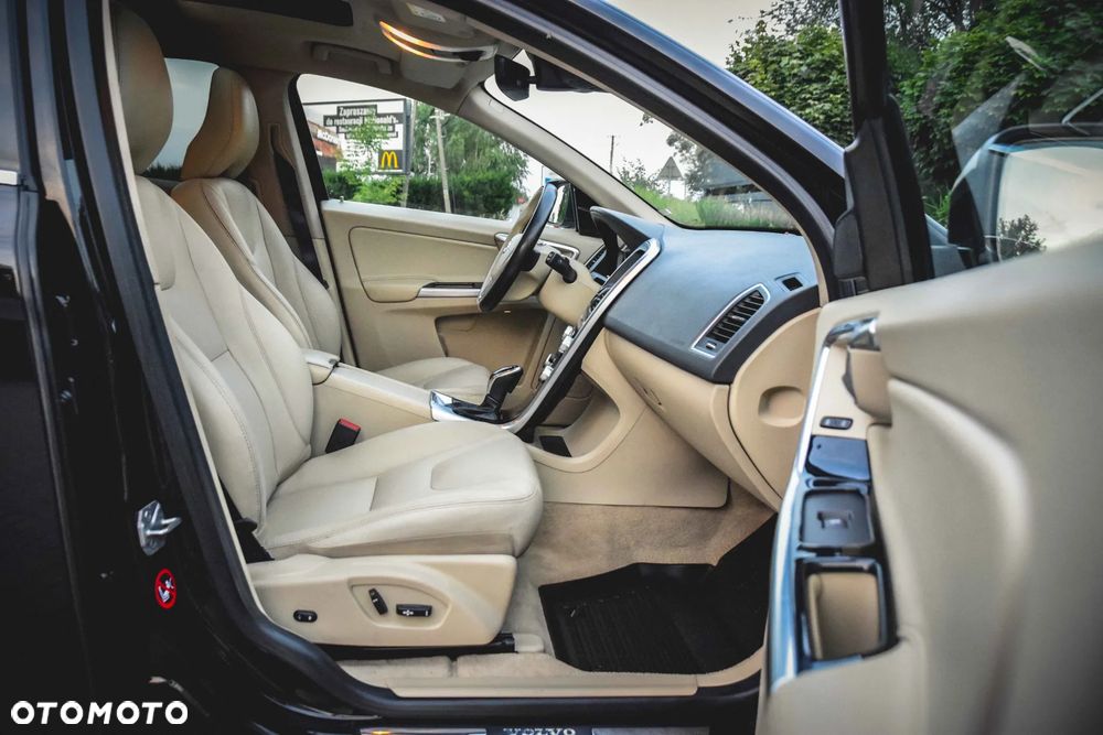 Volvo XC 60 D4 AWD Summum - 17
