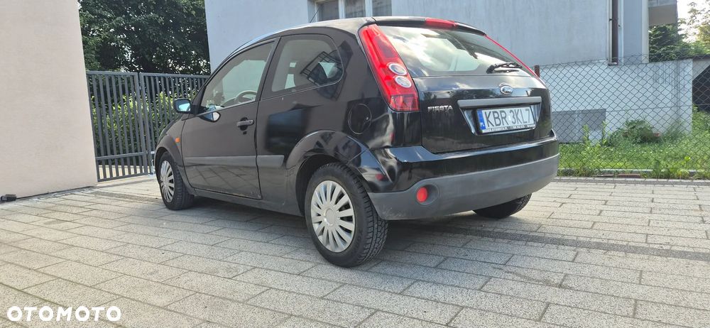Ford Fiesta 1.3 Ambiente - 4