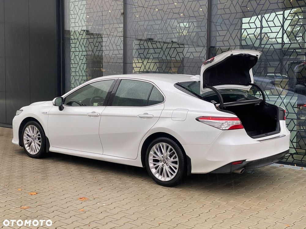 Toyota Camry 2.5 Hybrid Executive CVT - 33