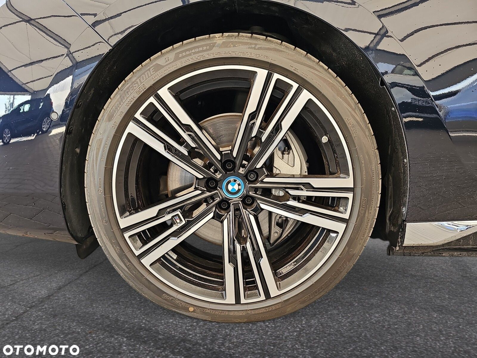 BMW i7 - 9