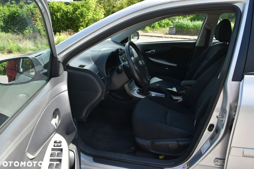 Toyota Corolla - 14