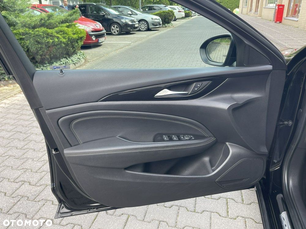 Opel Insignia - 19