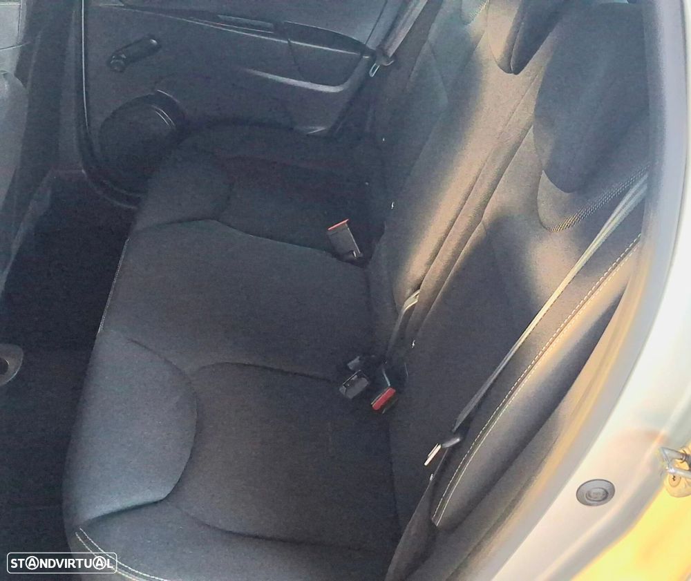 Renault Clio 1.5 dCi Dynamique S - 10