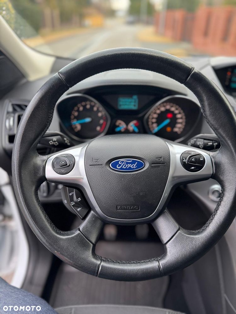 Ford Kuga - 13